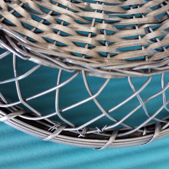 Vintage Aluminum Woven Metal Round Basket, Silver tone, 10 in. diameter - Picture 5 of 7